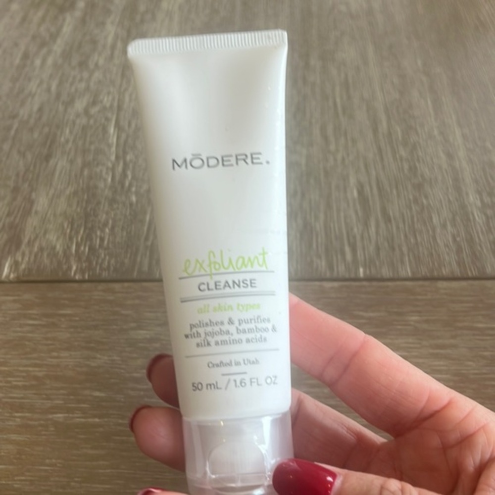Modere Exfoliant Cleanser